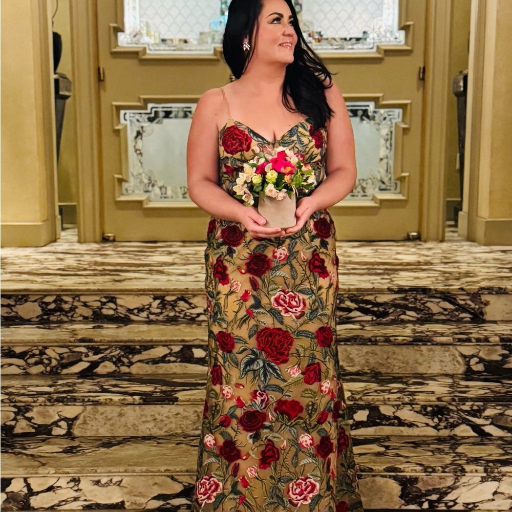Ieena for Mac Duggal Floral Embroidered Dress size 12 - Picture 2 of 8